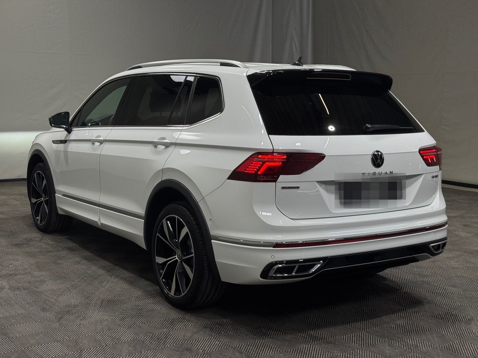 Volkswagen Tiguan Allspace R-Line 2.0 TDI DSG 4M | AHK ACC foto 4