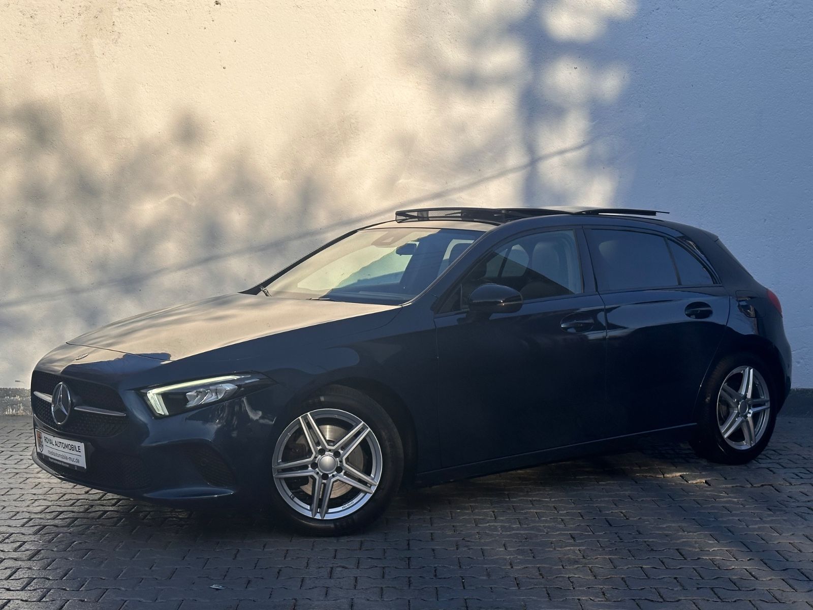 Mercedes-Benz A220 4Matic/Night-Paket/Pano/Kamera/LED/Leder