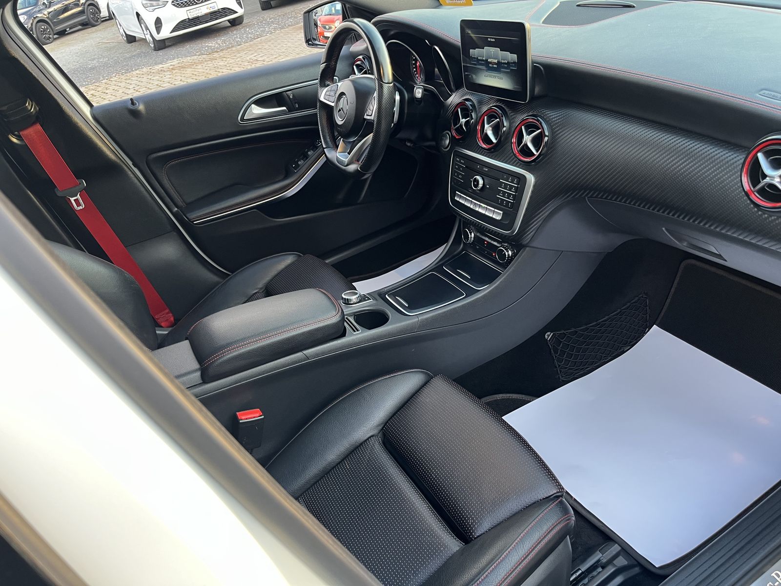 Mercedes-Benz A 250 AMG/4MATIC/LEDER/PANO/NIGHT-PAKET/RFK/VOLL foto 13