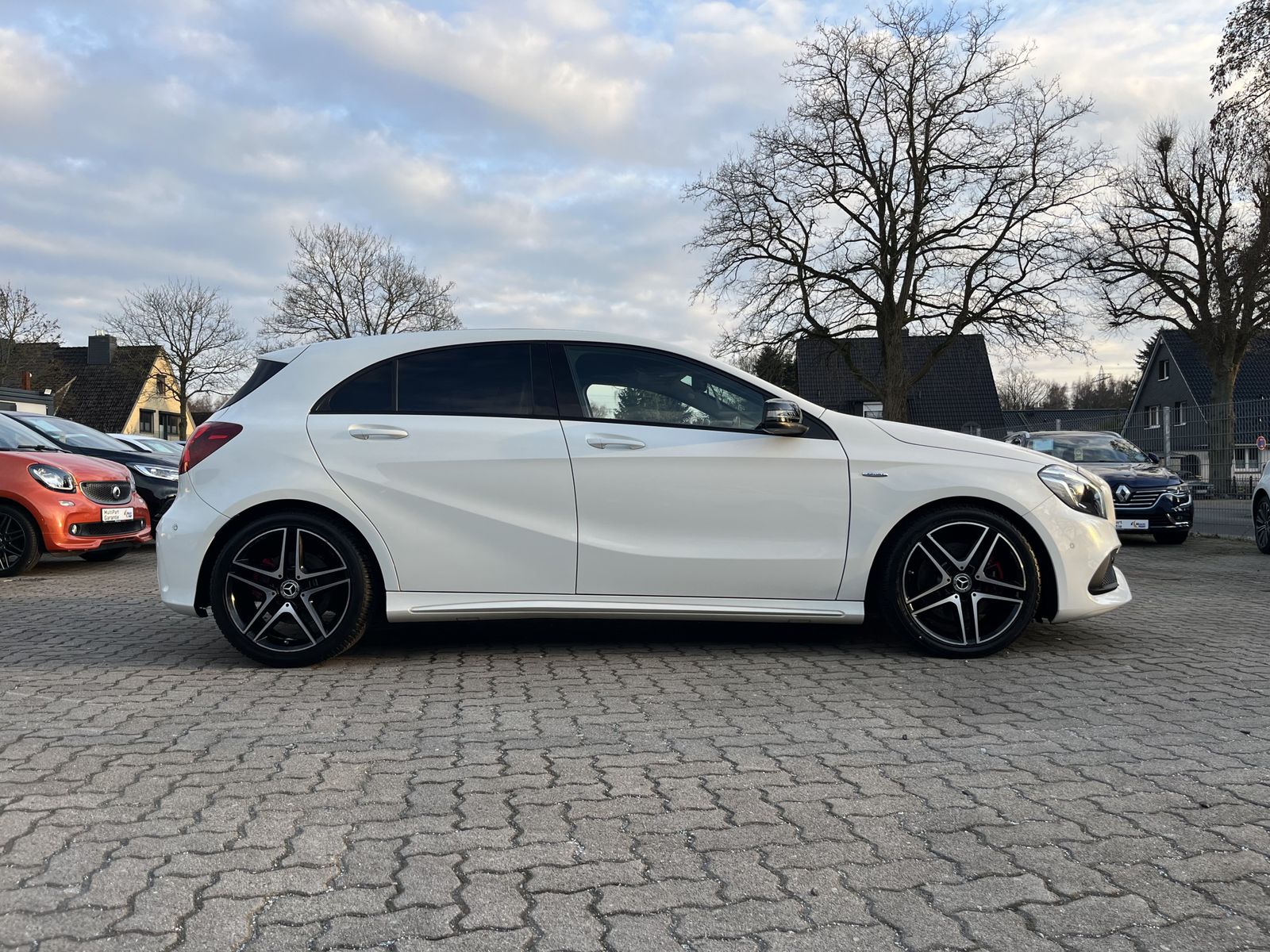 Mercedes-Benz A 250 AMG/4MATIC/LEDER/PANO/NIGHT-PAKET/RFK/VOLL foto 8