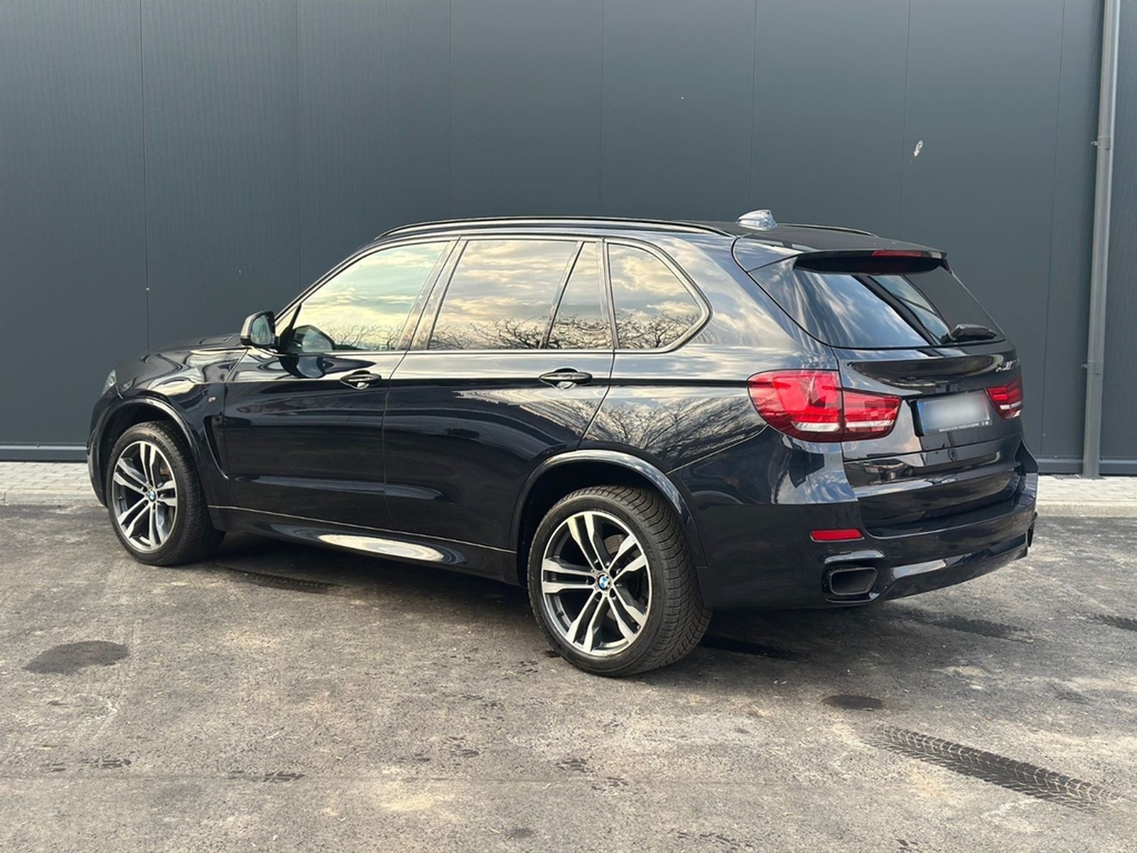 BMW X5 M50 M50d - foto 4