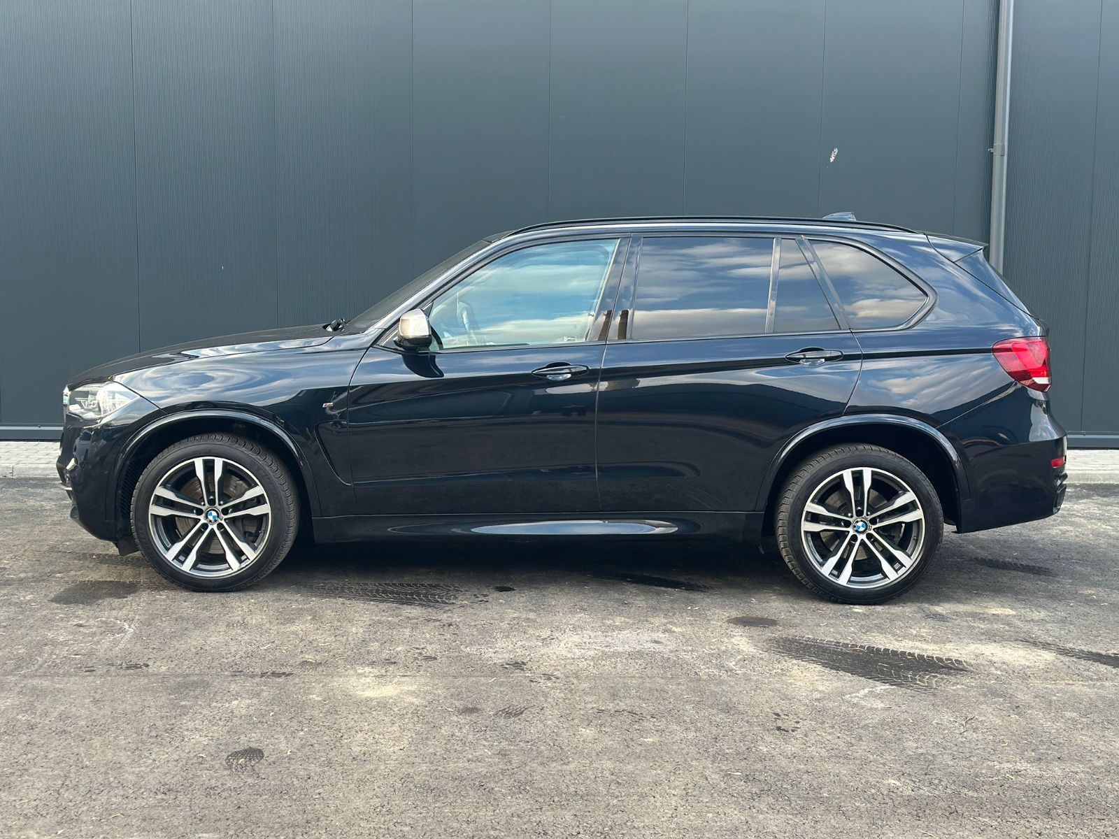 BMW X5 M50 M50d - foto 6