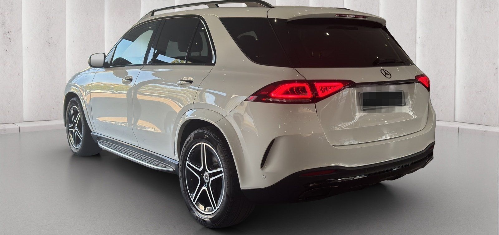 Mercedes-Benz GLE 350 d AMG Night Pano Burm 360° Distr AHK 20" foto 3