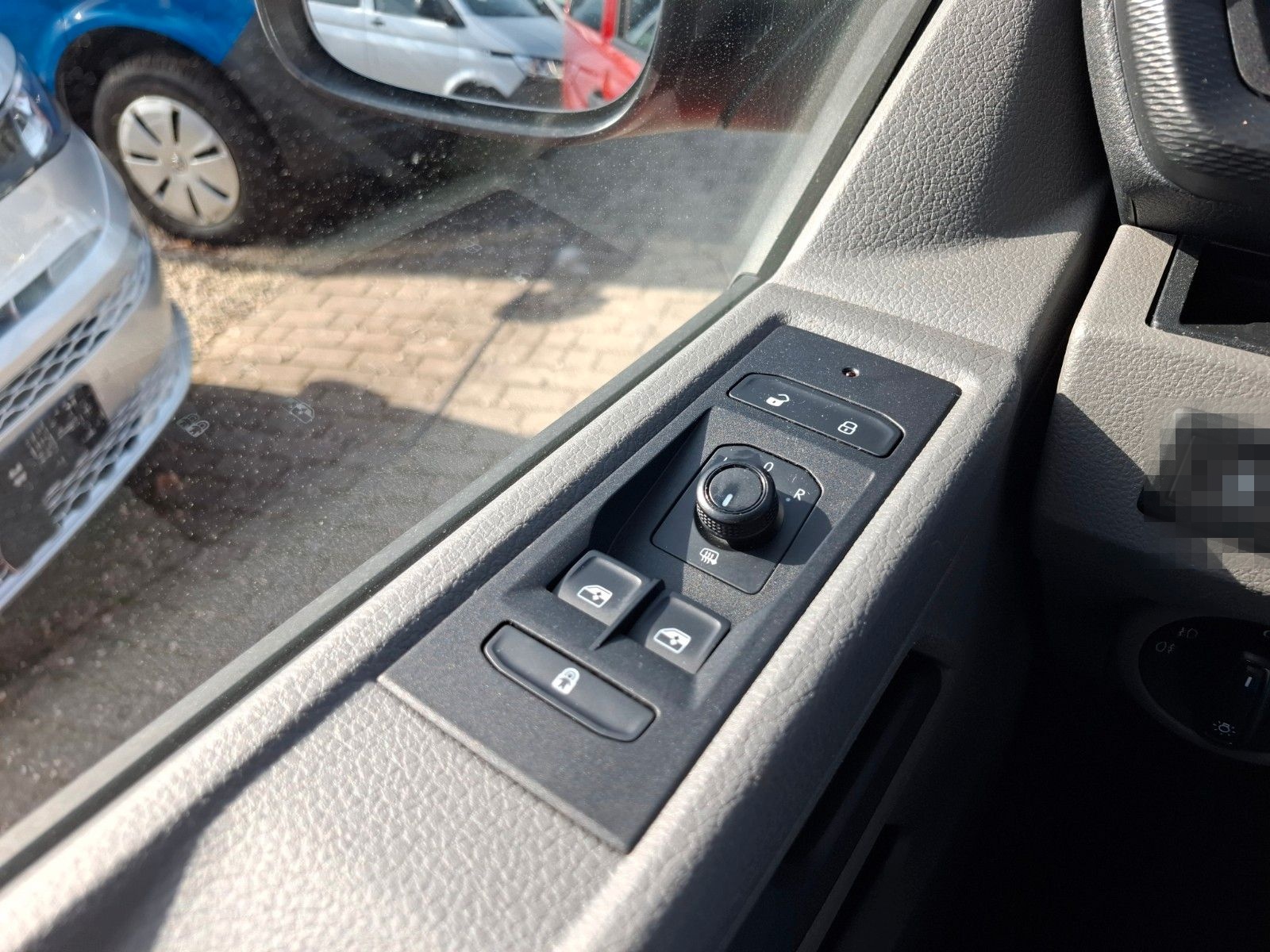 Volkswagen T6.1   9-Sitzer-Stoff  4motion   1. Hand Klima foto 4