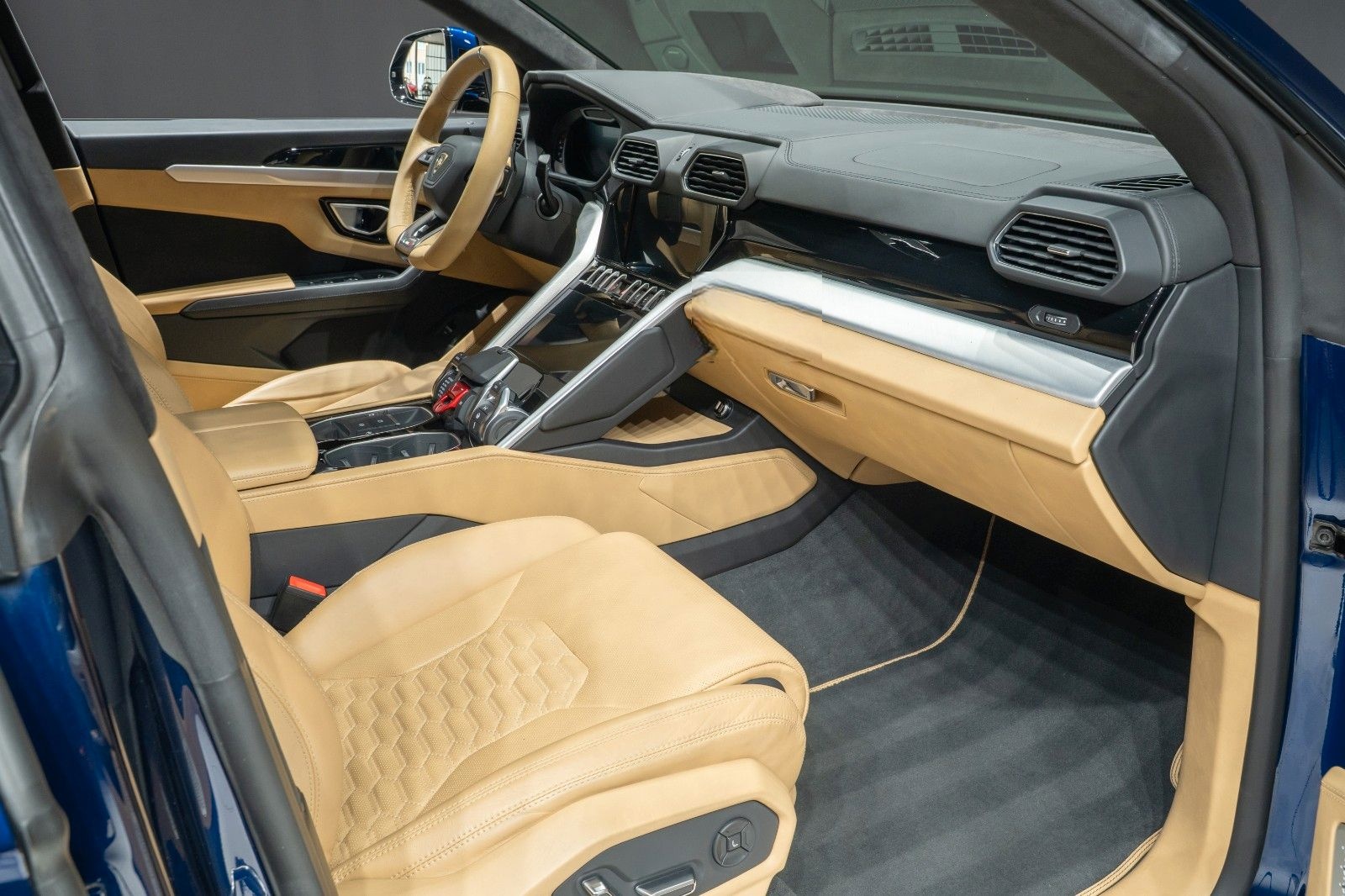Lamborghini Urus 1 Hand Unfallfrei 5 Sitzer ADAS Pano B&O foto 15