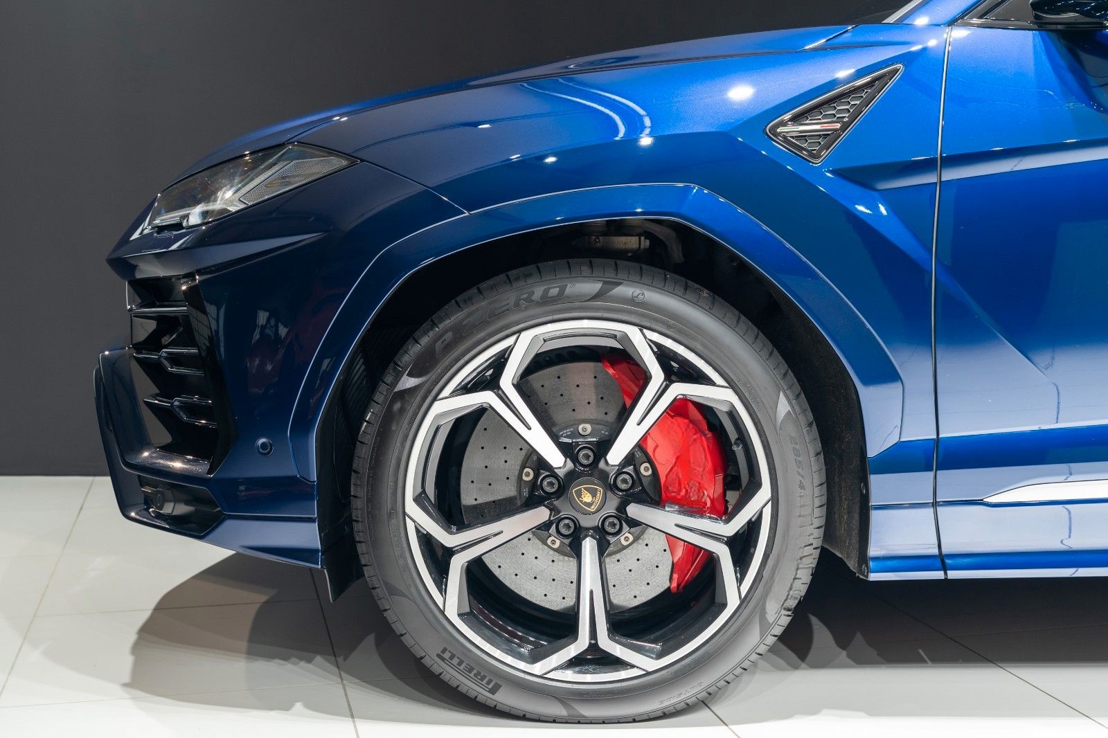 Lamborghini Urus 1 Hand Unfallfrei 5 Sitzer ADAS Pano B&O foto 4