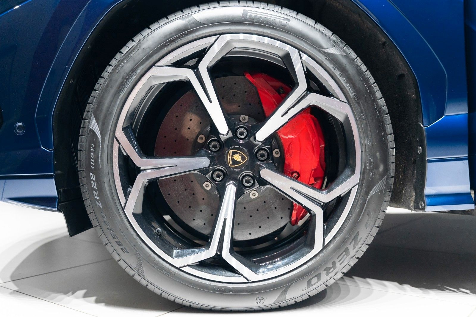 Lamborghini Urus 1 Hand Unfallfrei 5 Sitzer ADAS Pano B&O foto 5
