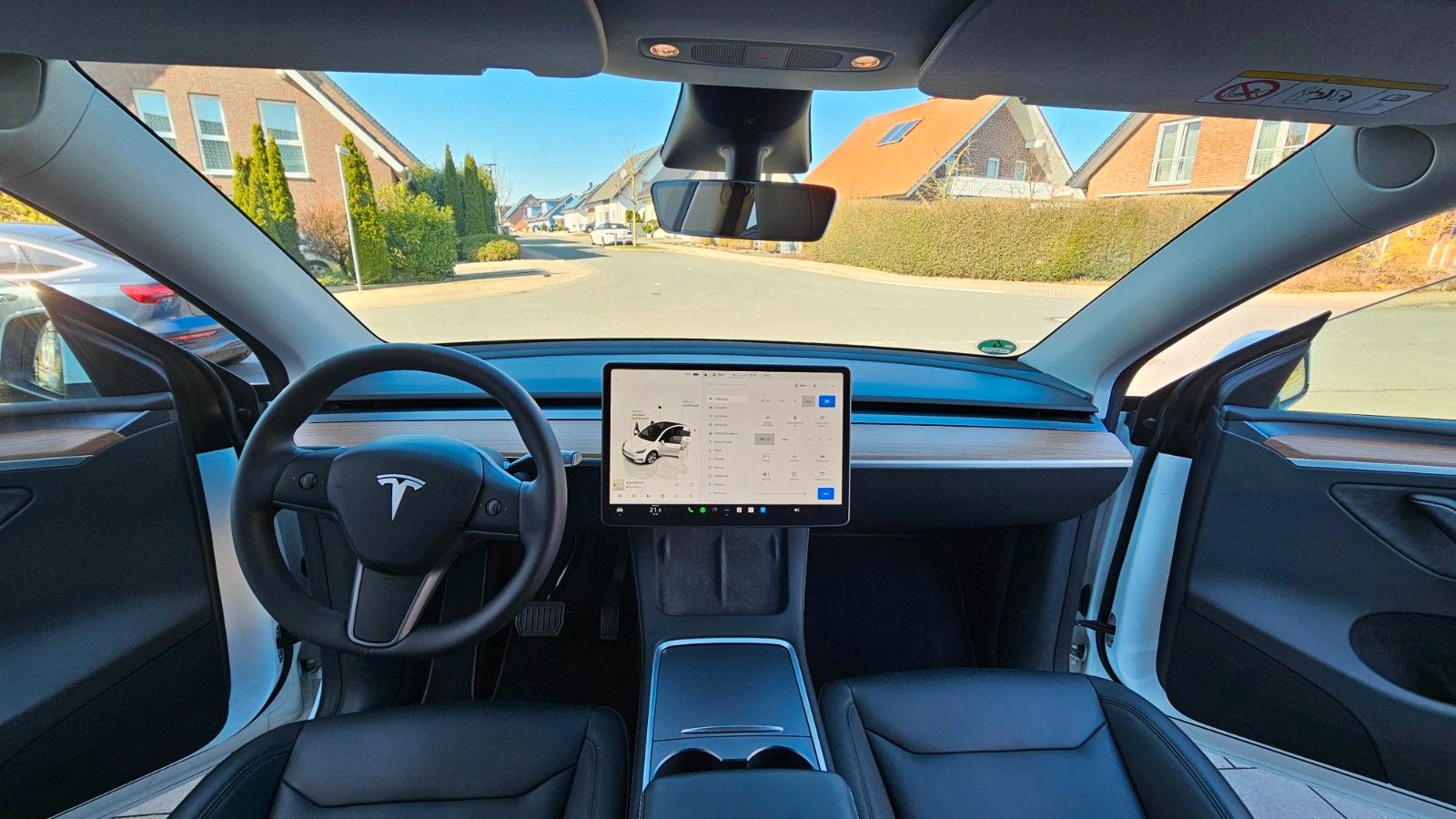 Tesla Model Y foto 11