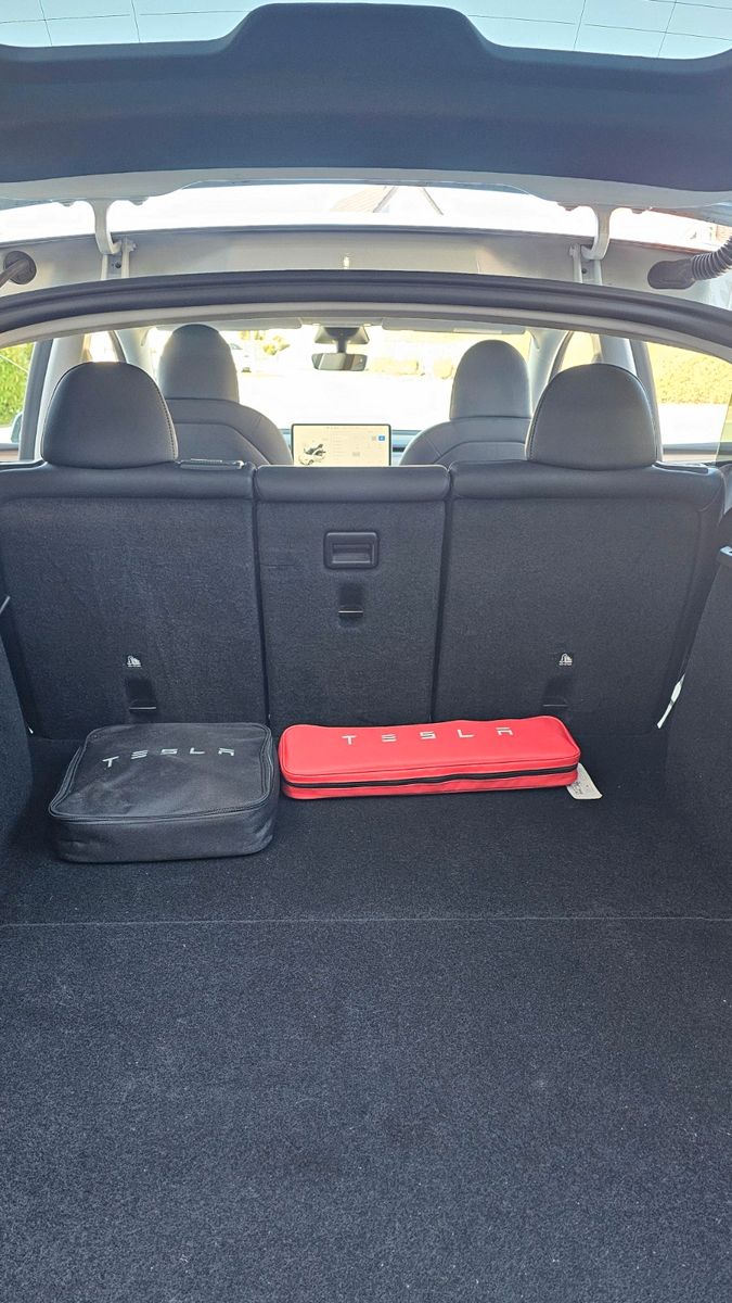 Tesla Model Y foto 12