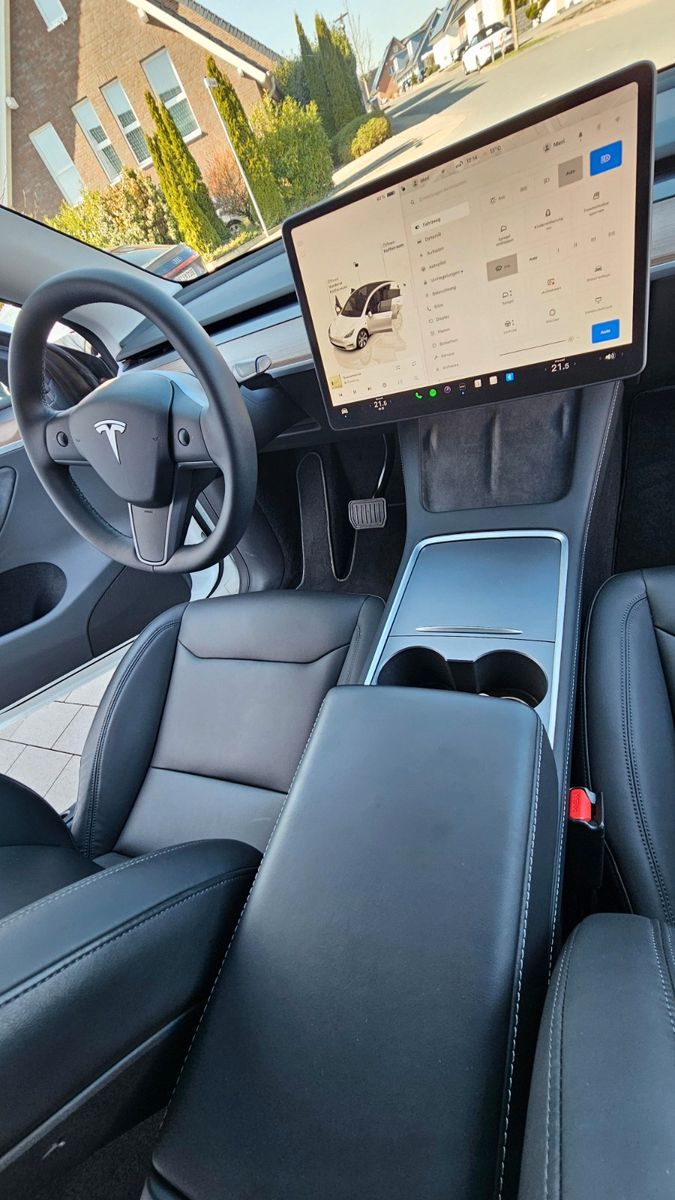 Tesla Model Y foto 9