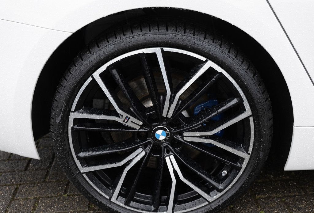 BMW 540d Touring xDrive M-Sport PANO AHK HUD LASER foto 11