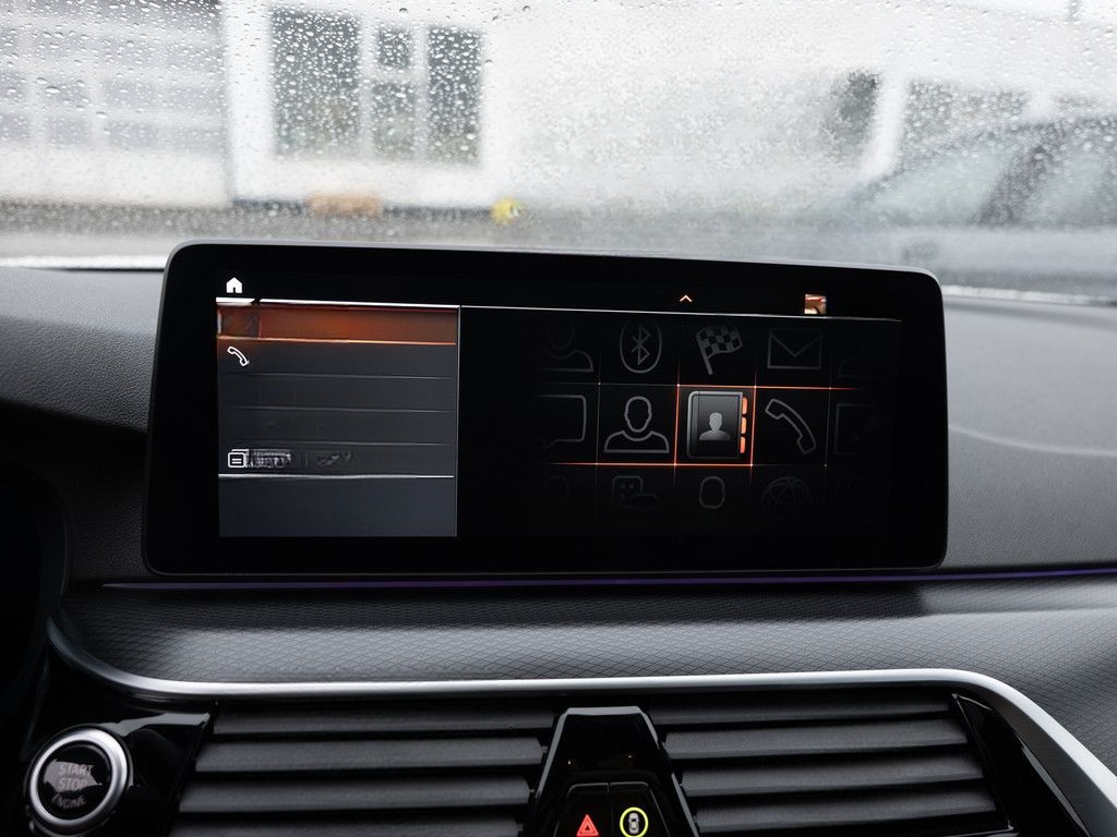 BMW 540d Touring xDrive M-Sport PANO AHK HUD LASER foto 18