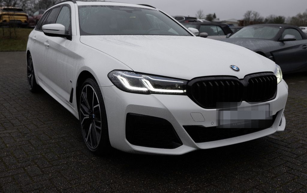 BMW 540d Touring xDrive M-Sport PANO AHK HUD LASER foto 3