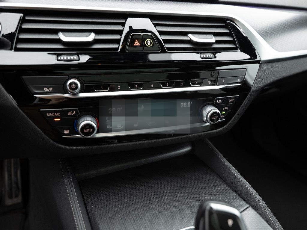 BMW 540d Touring xDrive M-Sport PANO AHK HUD LASER foto 21