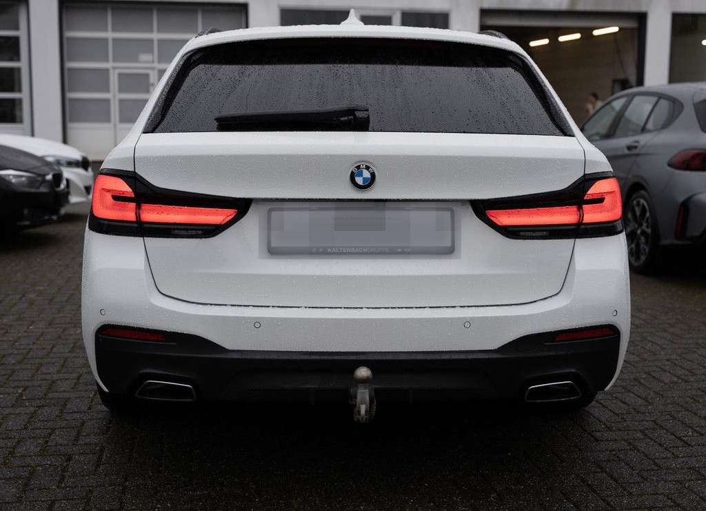 BMW 540d Touring xDrive M-Sport PANO AHK HUD LASER foto 6