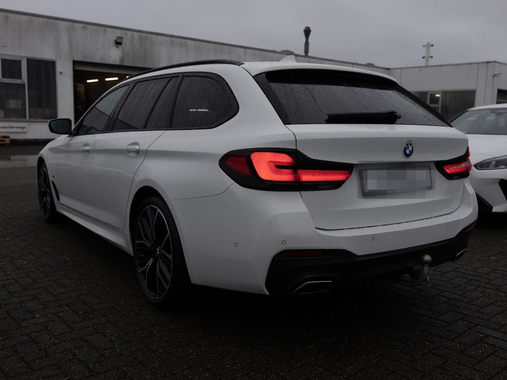 BMW 540d Touring xDrive M-Sport PANO AHK HUD LASER foto 7