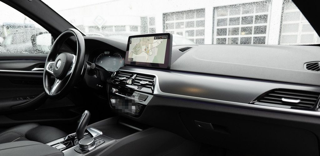BMW 540d Touring xDrive M-Sport PANO AHK HUD LASER foto 9