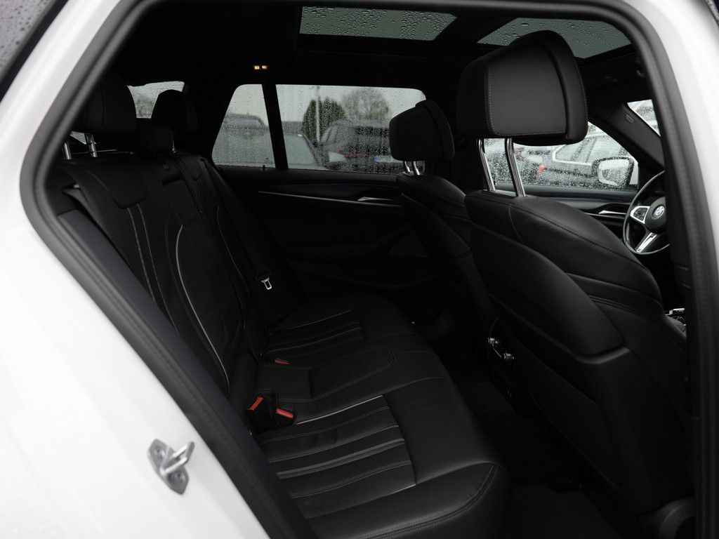 BMW 540d Touring xDrive M-Sport PANO AHK HUD LASER foto 10