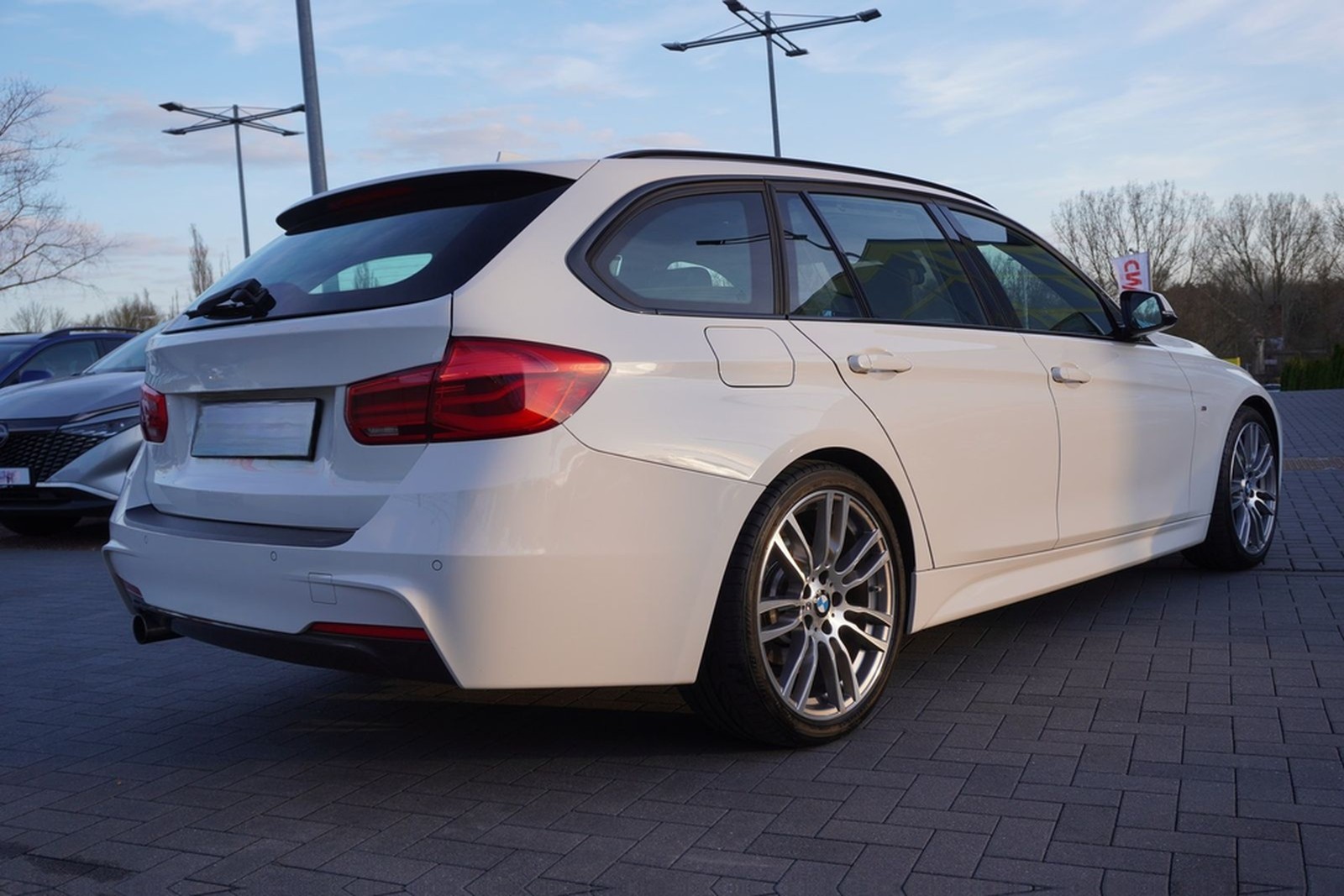 BMW 318i M Sport Shadow Aut. LED Navi Panorama Leder foto 5