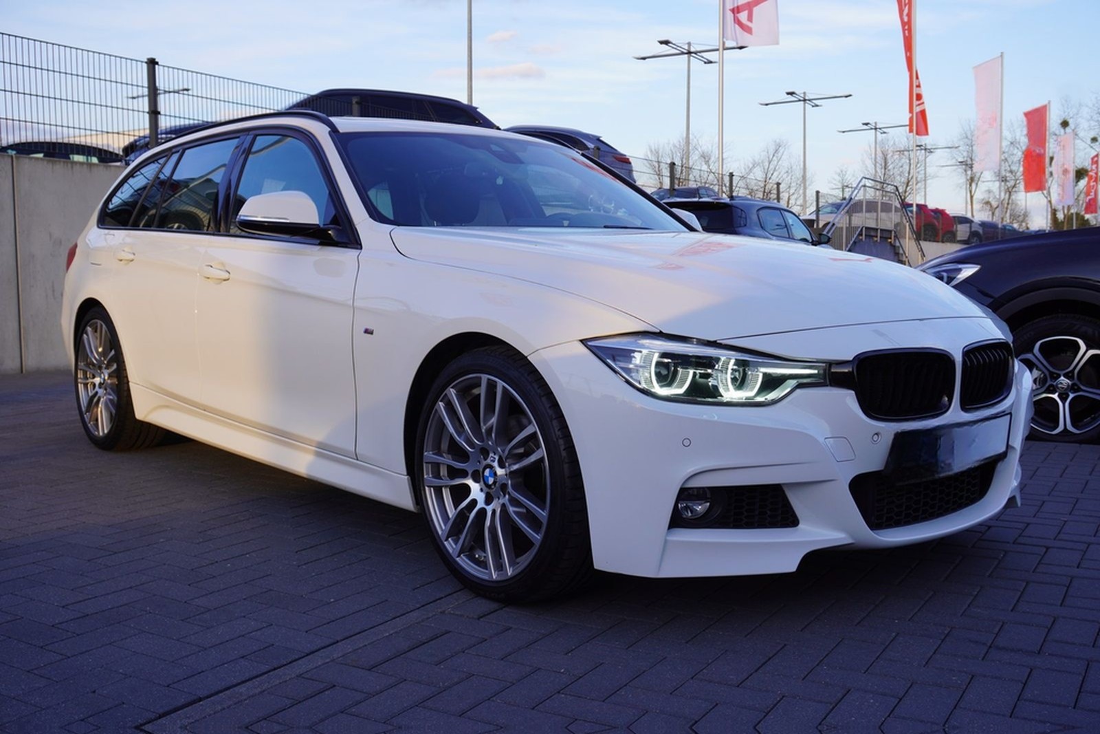 BMW 318i M Sport Shadow Aut. LED Navi Panorama Leder foto 6