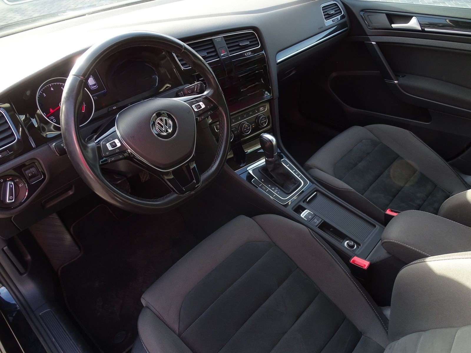 Volkswagen Golf VII 1.4 16V TSI Highline Sitzheizung Navi foto 8