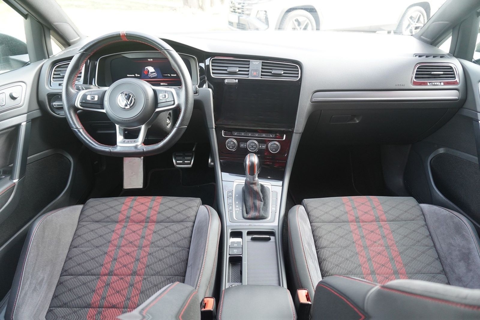 Volkswagen Golf VII 2.0 16V TSI GTI TCR LED PDC foto 10