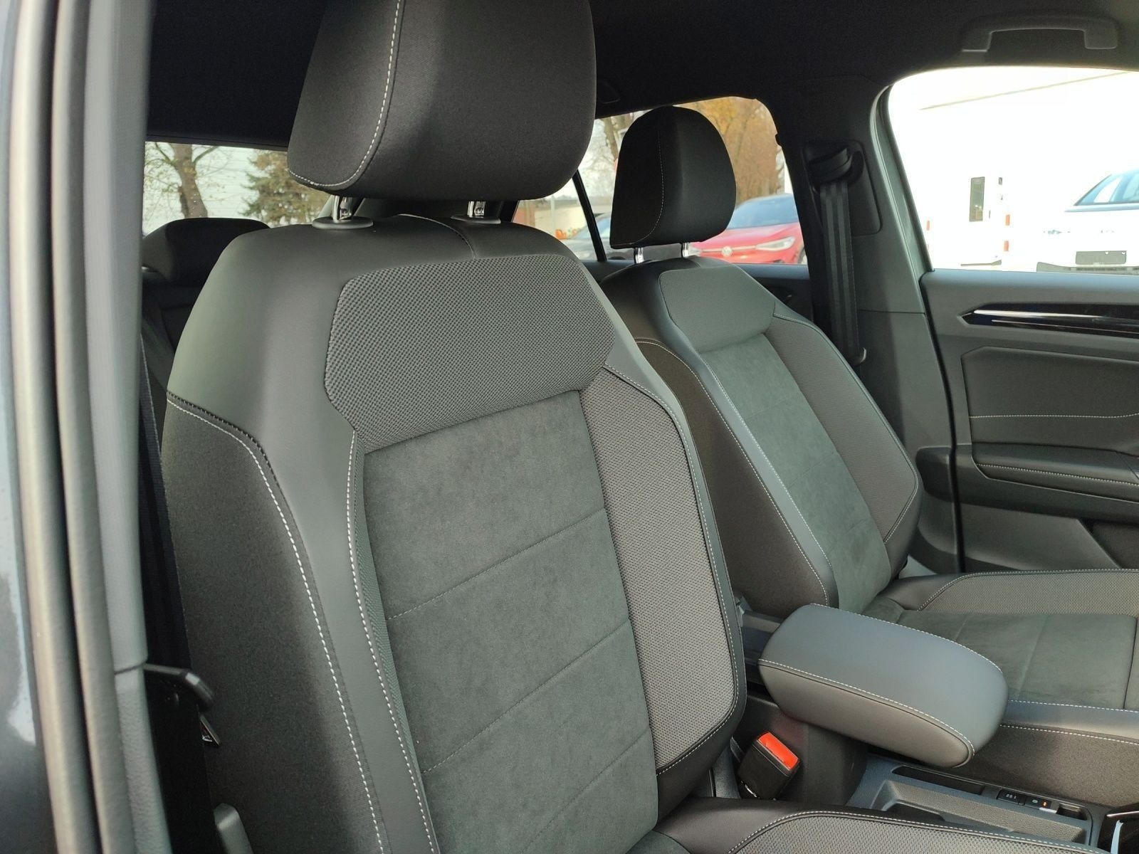 Volkswagen T-Roc Style 2.0 TDI DSG BlackStyle*AHK*PANO*19Z* foto 6