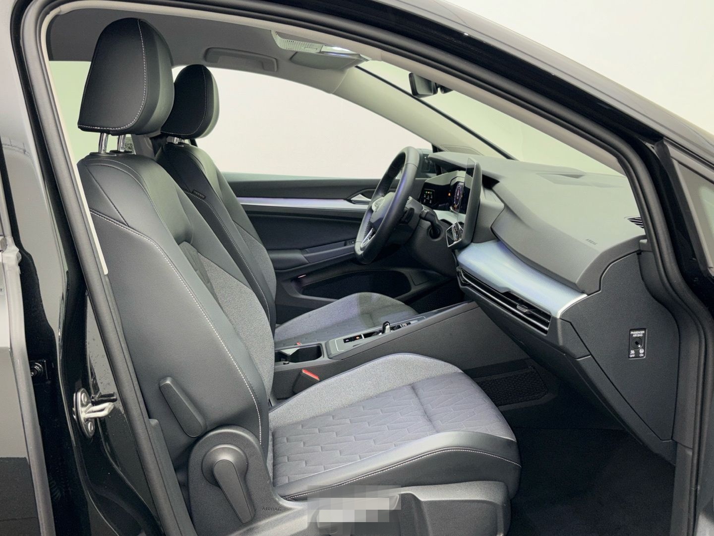 Volkswagen Golf VIII Life Goal 1.5 eTSI DSG LED AHK Sitzh. foto 10