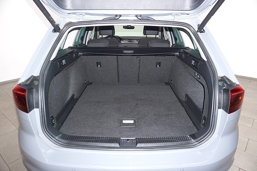 Volkswagen Passat 1.5TSI DSG Business AHK LED-Matrix Navi foto 13