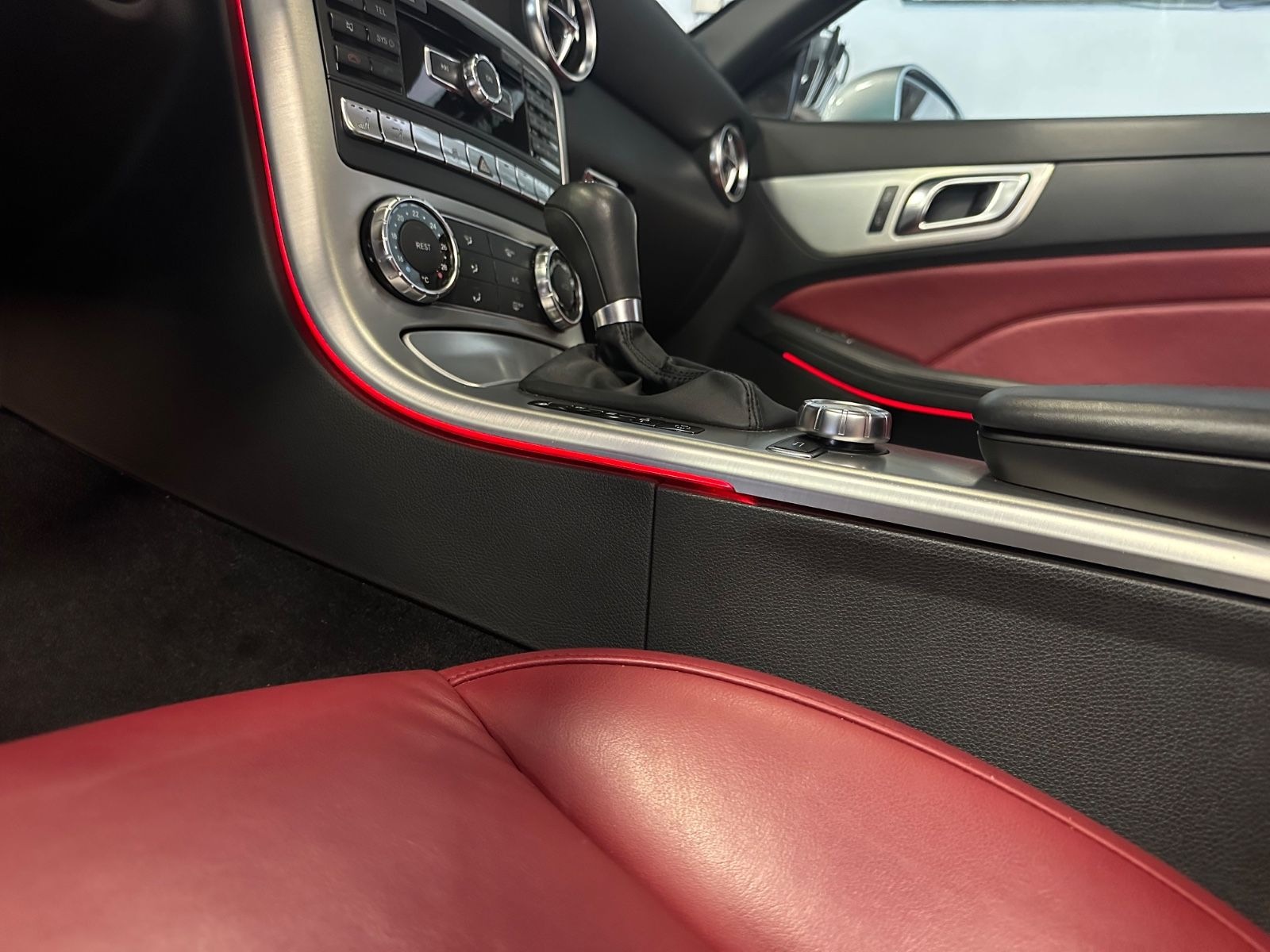 Mercedes-Benz SLK 200 BlueEfficiency, Unfallfrei, 1. Hand, Aut foto 11