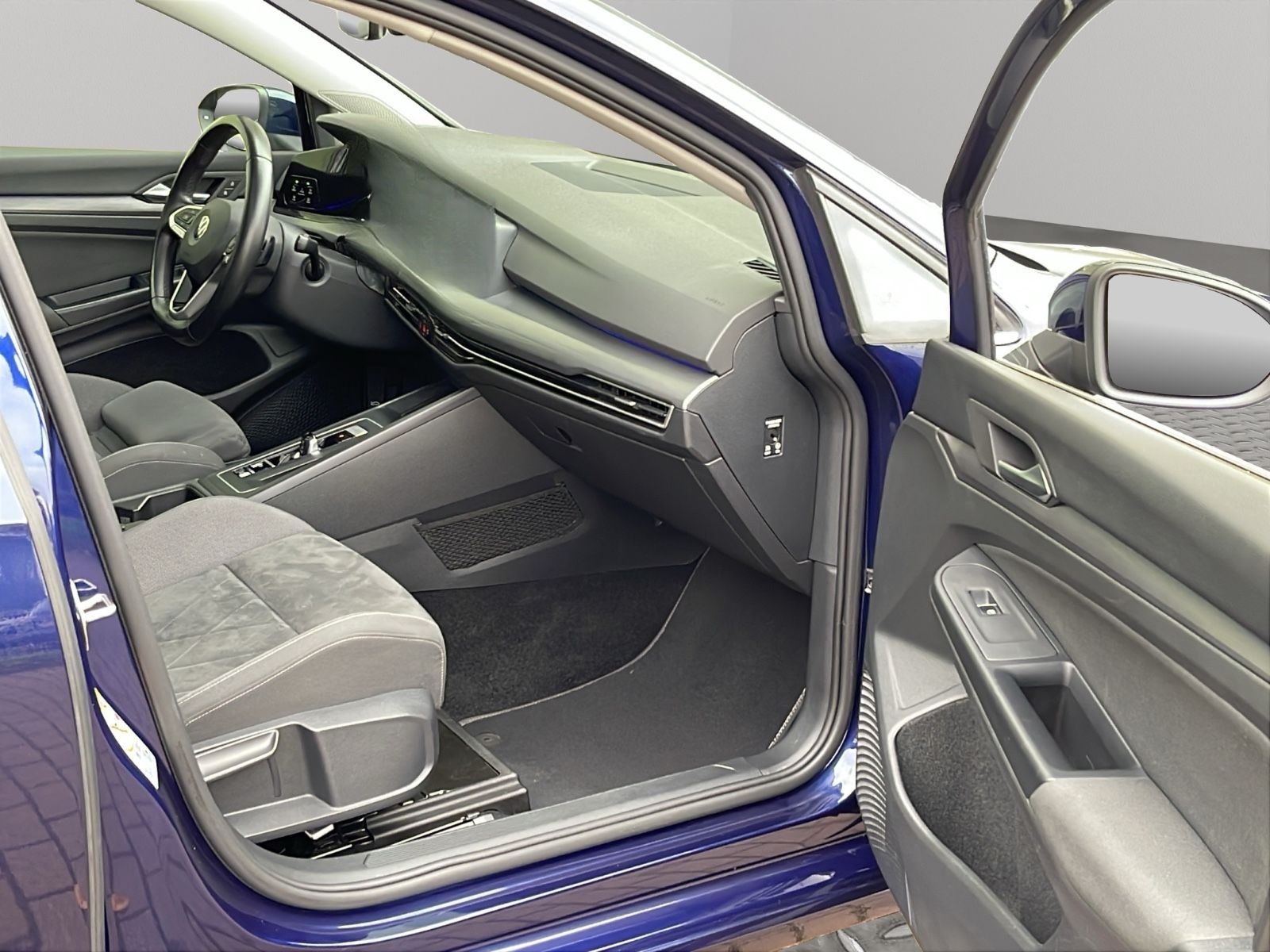 Volkswagen Golf 1,5 eTSI AUTOM PANORA ACC SCHECKHE GARANTIE foto 18