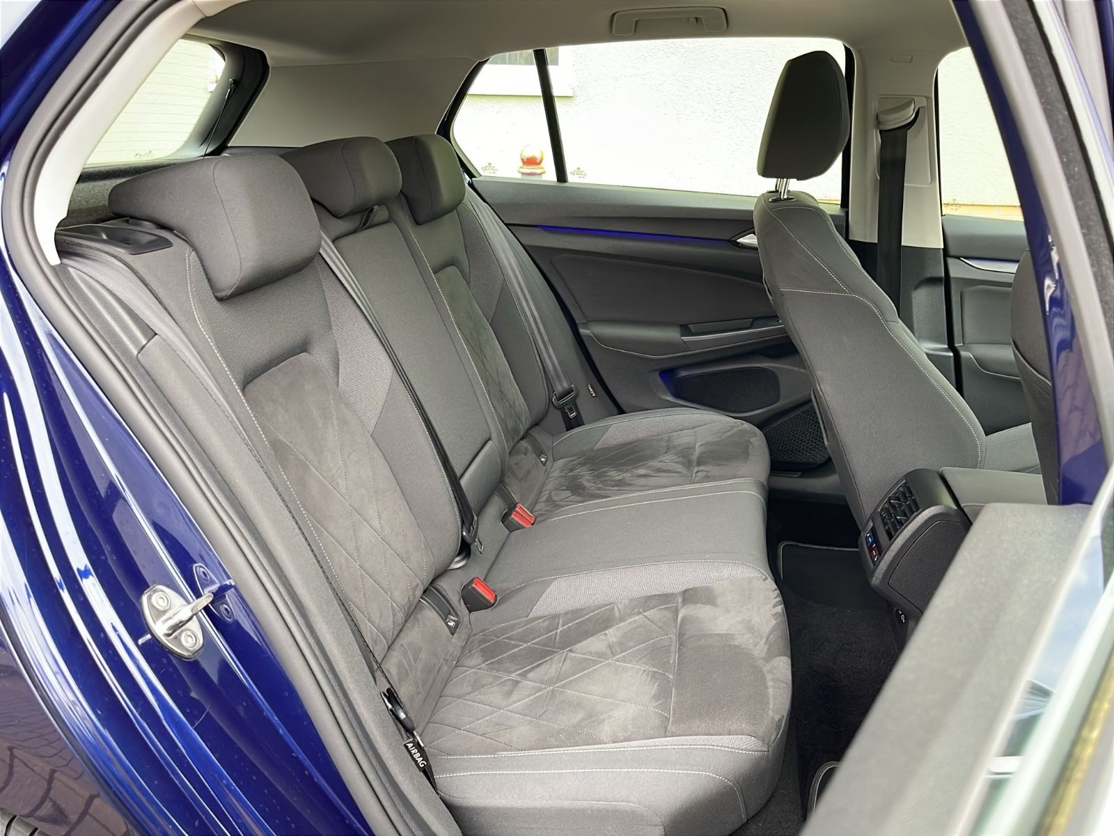 Volkswagen Golf 1,5 eTSI AUTOM PANORA ACC SCHECKHE GARANTIE foto 23