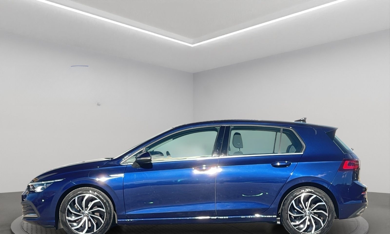 Volkswagen Golf 1,5 eTSI AUTOM PANORA ACC SCHECKHE GARANTIE foto 4