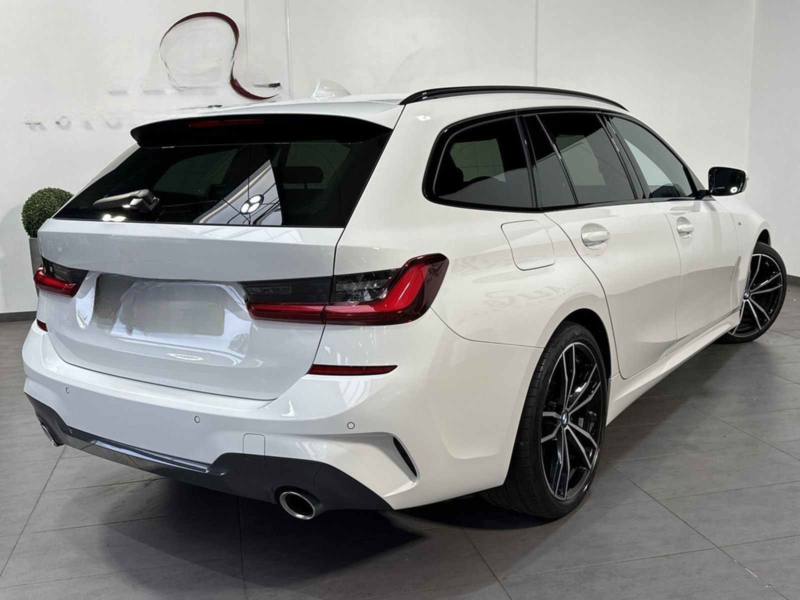 BMW 320d Touring xDrive M-Sport NAV+LASER+H&K+PANORA foto 4