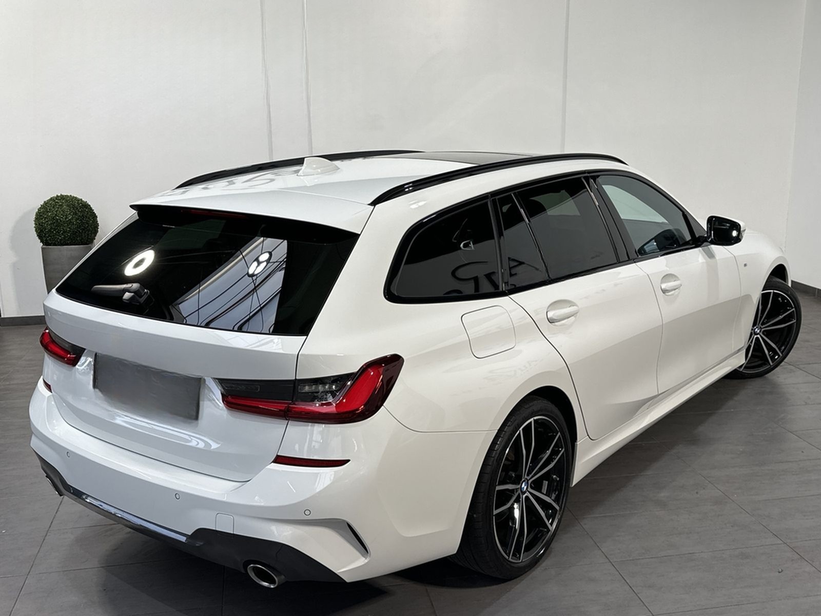 BMW 320d Touring xDrive M-Sport NAV+LASER+H&K+PANORA foto 5
