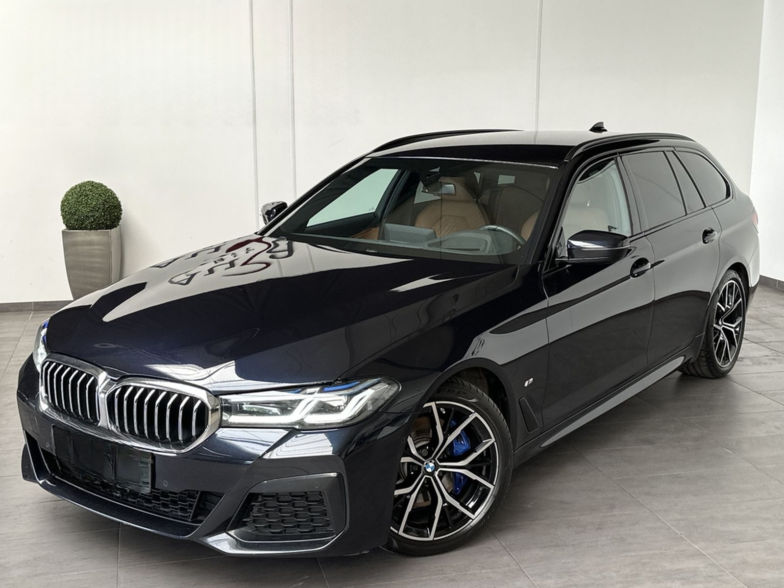 BMW 520d Touring M-Sport NAV+LASER+HEAD-UP+19ZO+KAME foto 2