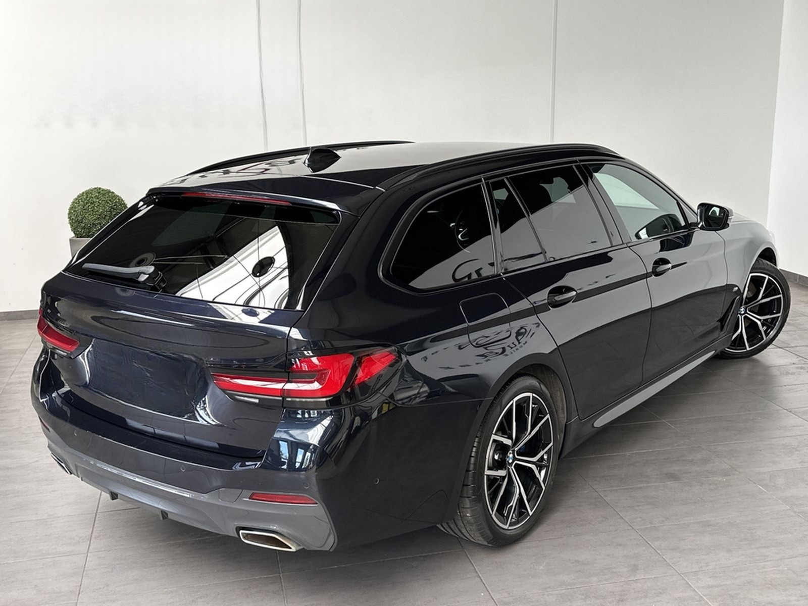 BMW 520d Touring M-Sport NAV+LASER+HEAD-UP+19ZO+KAME foto 5