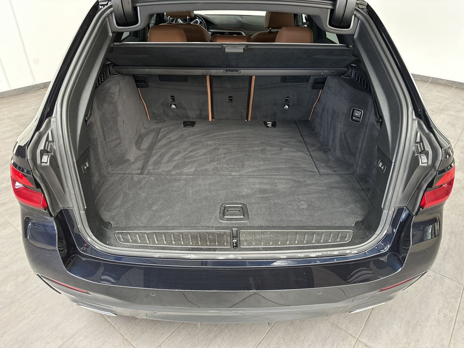 BMW 520d Touring M-Sport NAV+LASER+HEAD-UP+19ZO+KAME foto 6