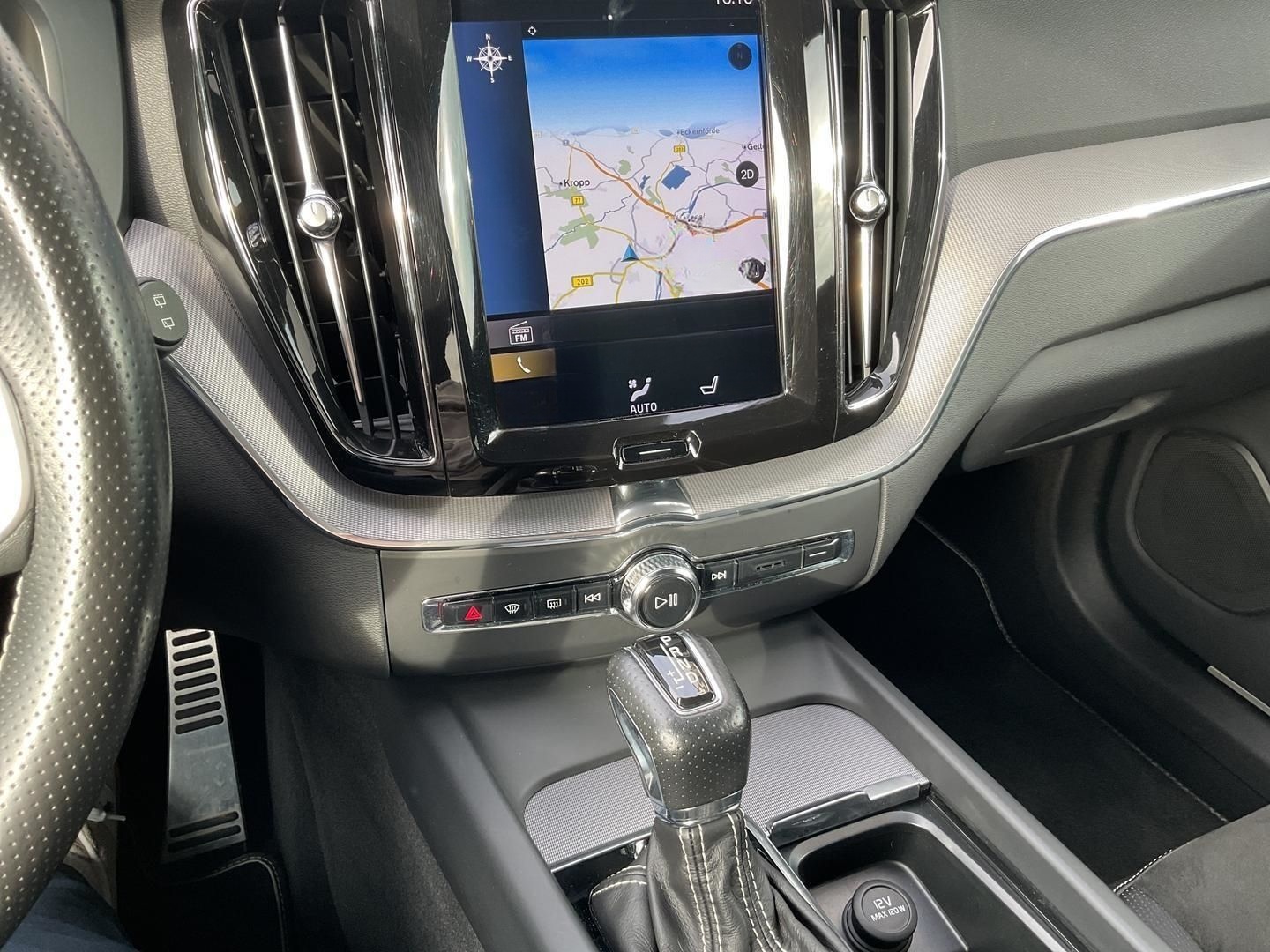 Volvo XC60 R Design AWD Aut T-Leder Navi LED SHZ PDC K foto 12