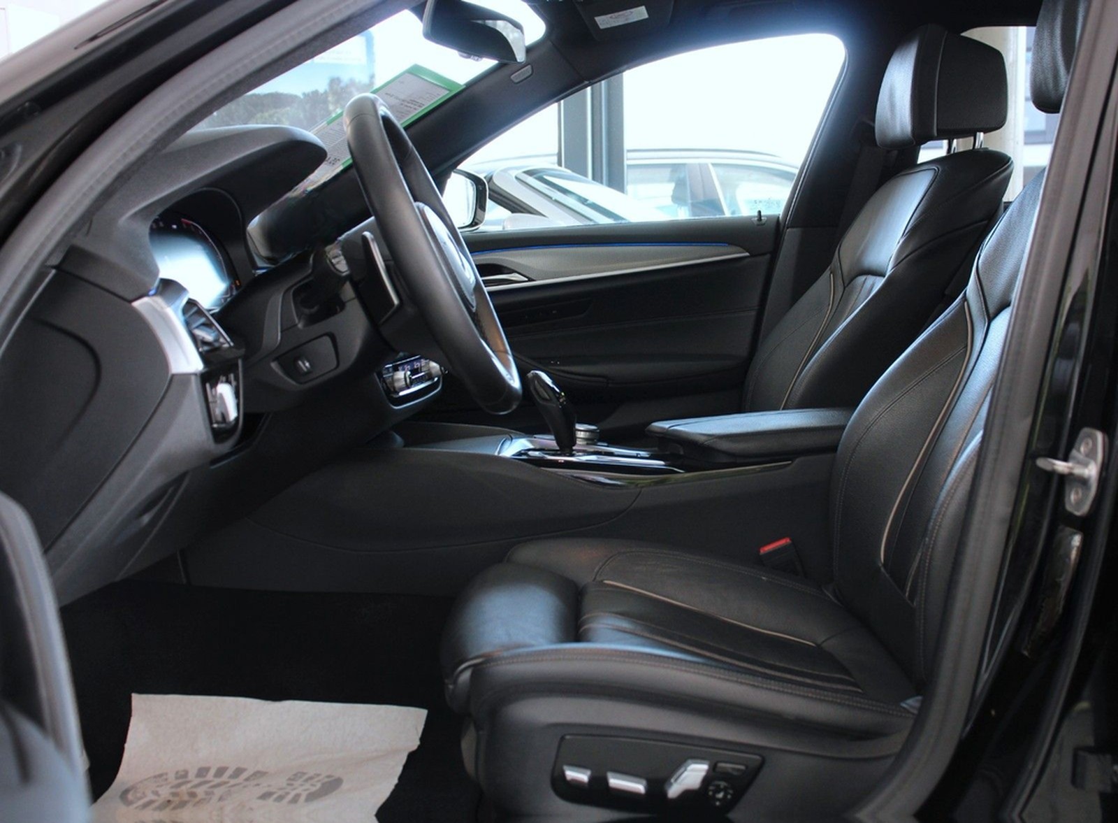 BMW 530d M Sport (G30) *A-LED*3D-View*AHK*Ambiente foto 11