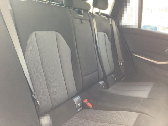BMW 320 dA Tour M-Sport Pano AHK 19''SR adLED HUD Hi foto 7