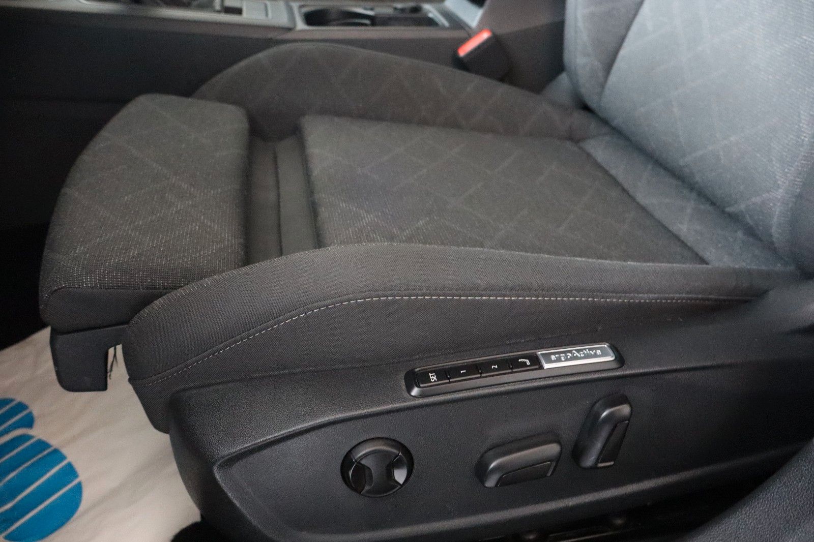 Volkswagen Golf VIII Limo Life 2.0 TDI,PDC,Navi,LED,AHK,2Hd foto 10