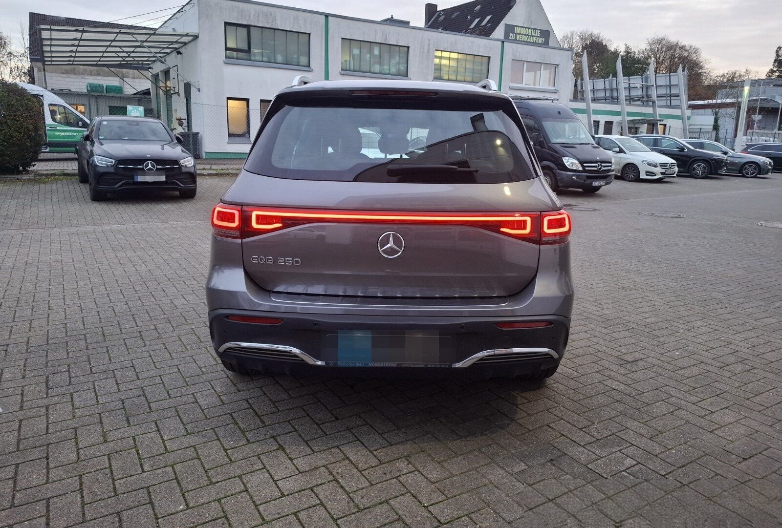 Mercedes-Benz EQB 250 AMG Line LED+KAMERA+SPIEGEL PACKETKlima foto 4