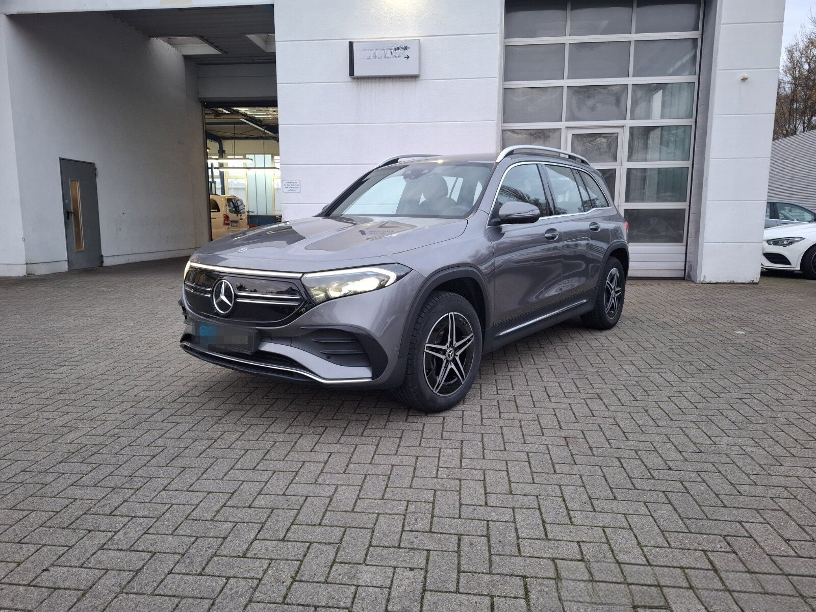 Mercedes-Benz EQB 250 AMG Line LED+KAMERA+SPIEGEL PACKETKlima foto 9