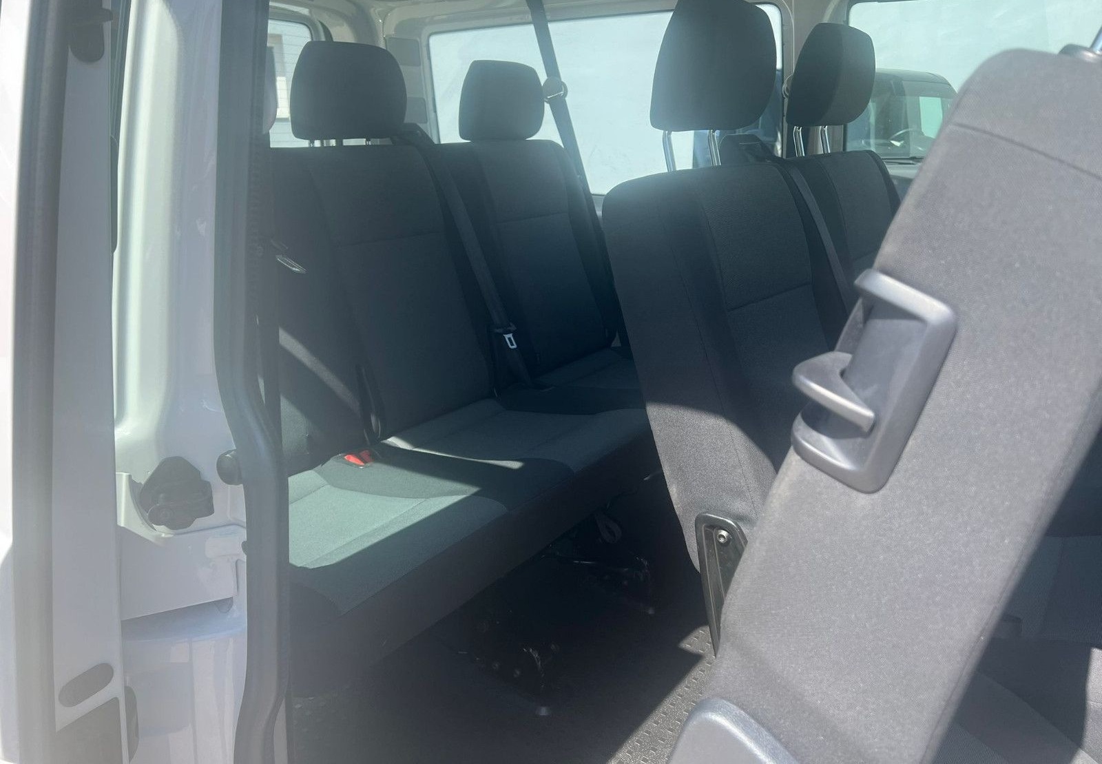 Volkswagen T6 Kombi lang 9Sitzer DSG KLIMA, PDC, SCHECKHEFT foto 15
