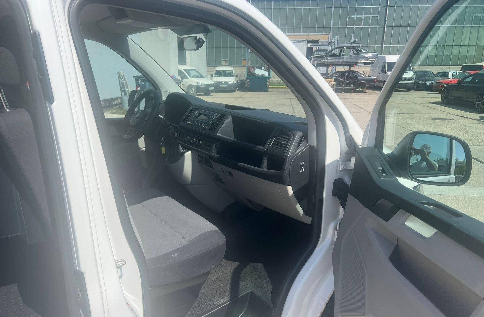 Volkswagen T6 Kombi lang 9Sitzer DSG KLIMA, PDC, SCHECKHEFT foto 18