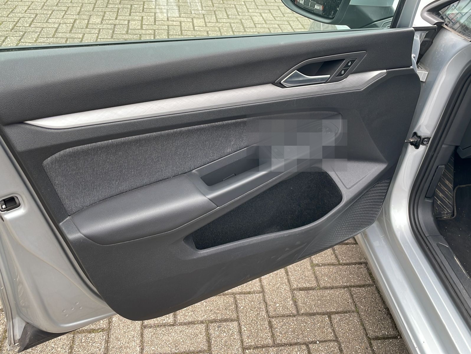 Volkswagen Golf VIII 2.0 TDI Life Virtual LED ACC DSG Ambie foto 13