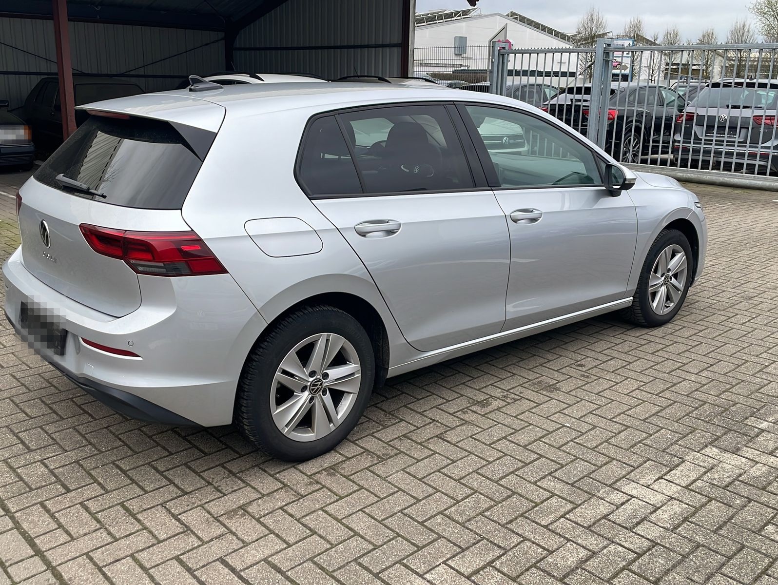 Volkswagen Golf VIII 2.0 TDI Life Virtual LED ACC DSG Ambie foto 3