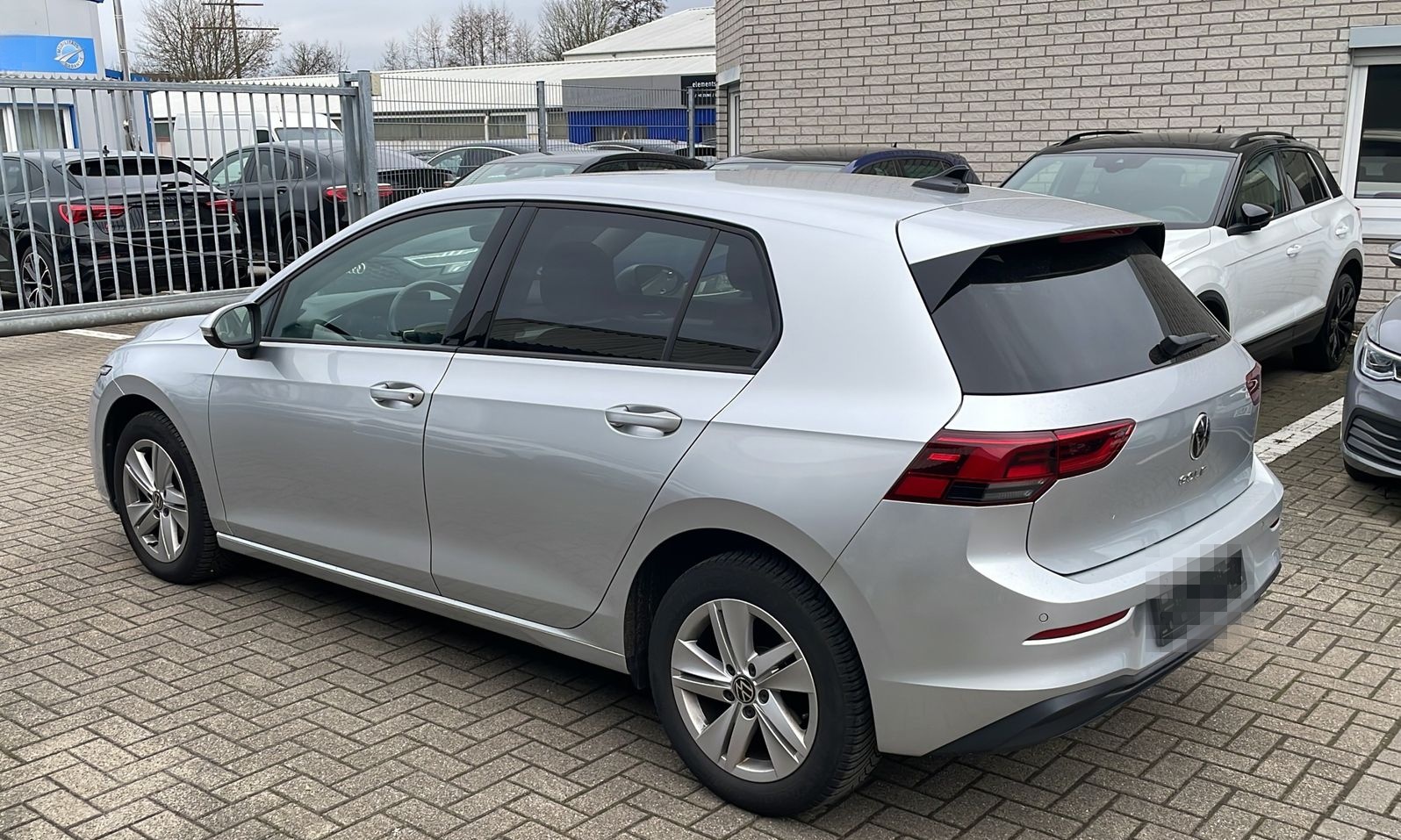 Volkswagen Golf VIII 2.0 TDI Life Virtual LED ACC DSG Ambie foto 4