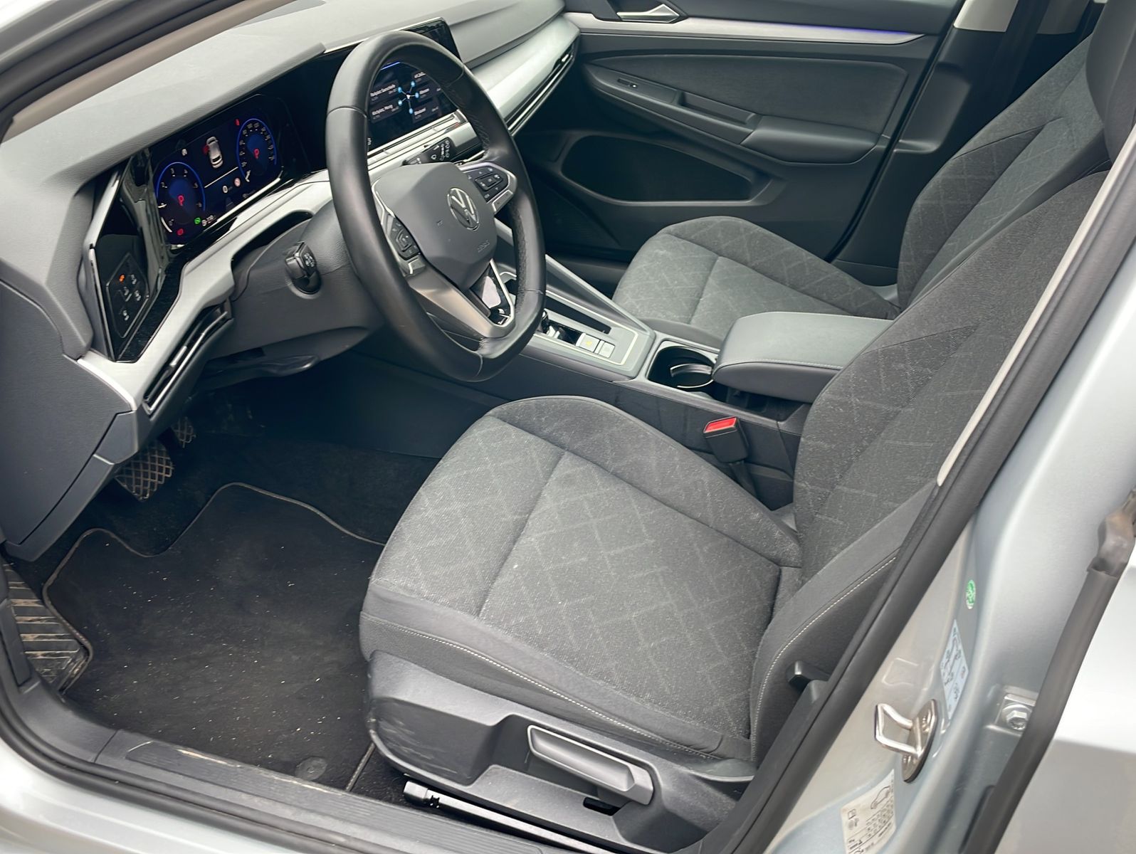 Volkswagen Golf VIII 2.0 TDI Life Virtual LED ACC DSG Ambie foto 7